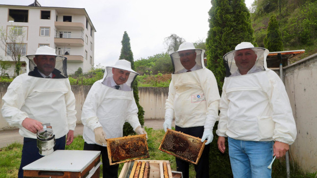 Vali Erol, Ana Arı Yetiştiriciliği Kursunu Ziyaret Etti