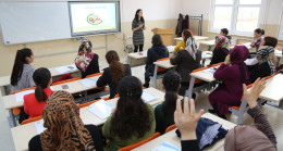 “ANNE ÜNİVERSİTESİ”NDE İLK DERS