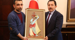 FİLOGRAFİ SANATÇISINDAN VALİYE ZİYARET