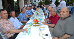 GAZETEMİZİN GELENEKSEL İFTAR SOFRASINDA PAZAR GÜNÜ YALI CAMİİ ÖNÜNDE BULUŞUYORUZ….