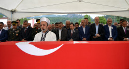 Ordu şehidini gözyaşlarıyla uğurladı Şehit babası Alaattin Tiken, en acı ‘Babalar Günü’nü yaşadı.