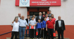 MÜDÜRDEN BAŞARILI SPORCULARA ÖDÜL İŞTE ALTIN ÇOCUKLARIMIZ