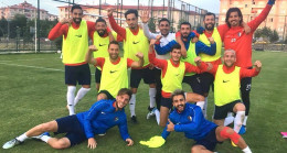 ÖZER’DEN FUTBOLCULARA UYARI RAKİBİ RAHAT BIRAKMAYIN ISIRIN!