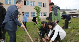 YARILGAÇ’TAN YERLEŞKEYE FİDAN 