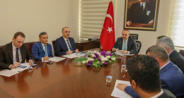 HAZIR GİYİM SEKTÖR TEMSİLCİLERİYLE BULUŞAN YAVUZ:“ÇARE TEKSTİL SEKTÖRÜNÜN SANAYİLEŞMESİ”
