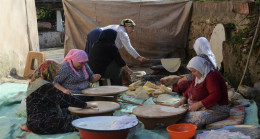 Kadınların kışlık yufka hazırlıkları başladı