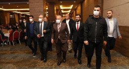 CUMHURBAŞKANI ERDOĞAN’DAN GENÇLERE SÜRPRİZ TELEFON ”TOPLANTIYI ÖNEMLİ HAREKET MERKEZİ ORDU’DA YAPMANIZDAN MEMNUNUM” BAŞKAN GÜLER’DEN AK PARTİLİ GENÇLERE: “GÖNÜLLERE GİRİN. HER ÇALIŞMANIZI  HEM EDEP HEM TEVAZU HEM DE GÖNÜLLERE GİREREK YAPIN” BAŞKAN  TOMAKİN: “HİLMİ AĞABEYİMİZİN NE ÇEKTİĞİNİ BİLEMEZSENİZ, BUGÜNÜN KIYMETİNİ  BİLEMEZSİNİZ. ONUN YÜREĞİNDEKİLERİ BİLEMEZSENİZ, BUGÜNÜ ANLAYAMAZSINIZ”