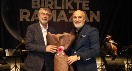 NECİPOĞLU, DİNLEYENLERİ MEST ETTİ