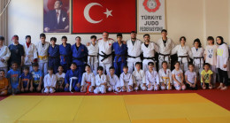 İL MÜDÜRÜ GENÇ MİNİK JUDOCULARLA MİNDERE ÇIKTI