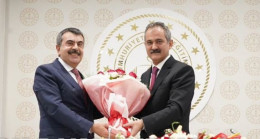 ÖZER “Bakanlık Görevini Devretti”