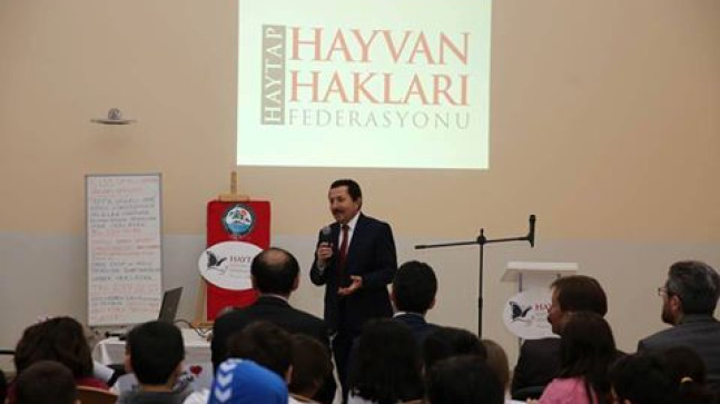 VALİ’DEN HAYVANLARA MERHAMET İSTEĞİ