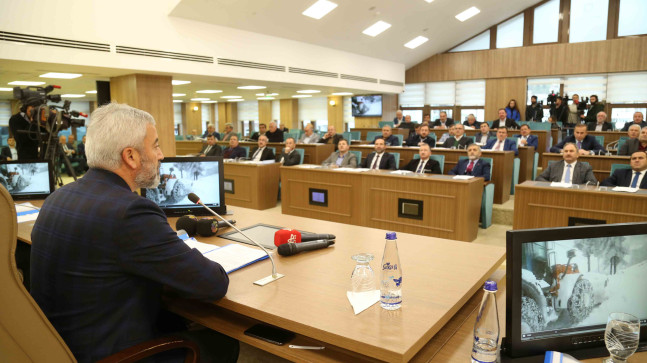 BAŞKAN MECLİSTEN VATANDAŞLARA SESLENDİ “BU KENT’E BİRLİKTE SAHİP ÇIKMALIYIZ” 