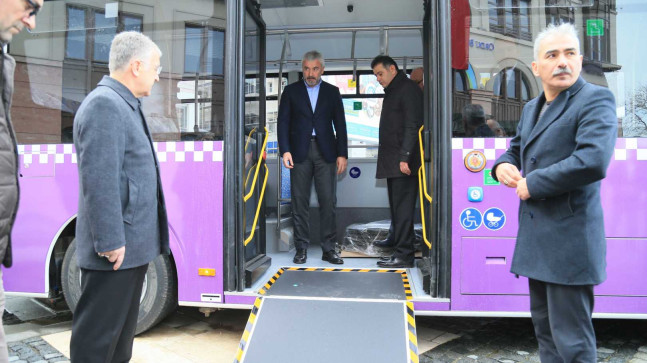 BAŞKAN YILMAZ TOPLU TAŞIMACILIKTAKİ YENİLİĞİ ANLATTI  “ULAŞIMDA SADECE DEĞİŞİM DEĞİL DEVRİM YAPTIK”