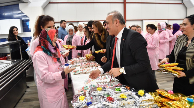 TEKİNTAŞ, 8 MART’I ÇALIŞAN KADINLARLA  KUTLADI  