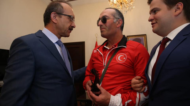 VALİDEN O SPORCUYA DESTEK SÖZÜ