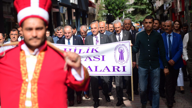 BAŞKAN TEKİNTAŞ AHİLİK HAFTASINDA KONUŞTU “ESNAFIMIZ EKONOMİK OYUNLARA GELMEMELİ”