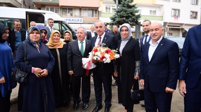 İLÇE GEZİLERİNDE KONUŞAN BAŞKAN TEKİNTAŞ: İLÇELERİMİZİ GELECEĞE HAZIRLAMAK GÖREVİMİZDİR