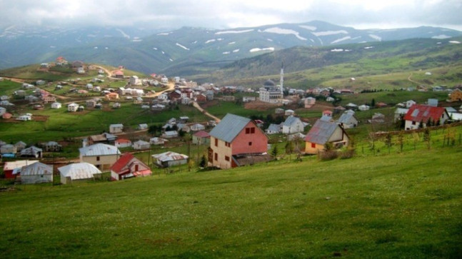 ÇAMBAŞINDA YIKIMLAR BAŞLADI