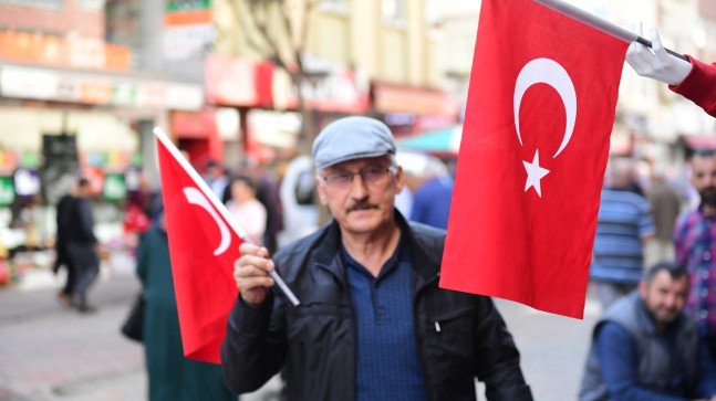 ALTINORDU’DAN “BARIŞ PINARI” HAREKÂTI’NA BAYRAK DESTEĞİ