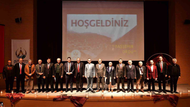 ‘BAŞŞEHİR ORDU’ KONFERANSINDA KONUŞAN BAŞKAN TÖREN “TARİH BİLİNCİNİ ARTTIRMAK VE MİLLİ ŞUURU ZİNDE TUTMAK TEMEL AMACIMIZ”