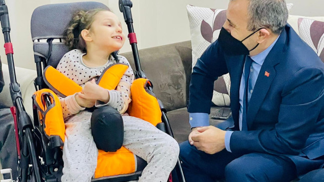 Vali Sonel, “Hatırlanmak Bir Gün Değil Her Gün” Projesi Kapsamında Hane Ziyaretlerini Sürdürüyor