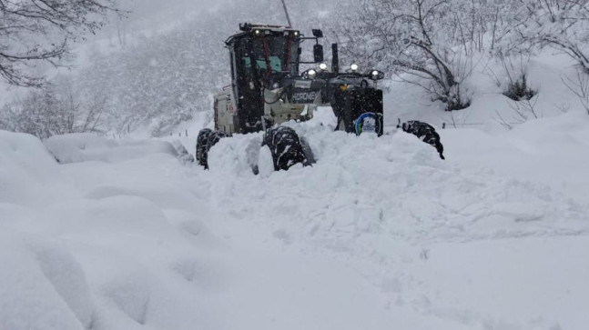 ORDU’NUN AKKUŞ İLÇESİNDE KAR KALINLIĞI 4 METREYE YAKLAŞTI