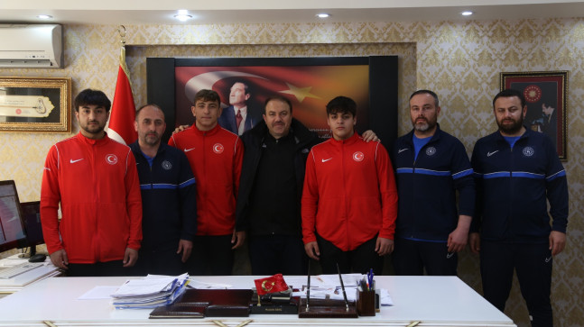 ŞAMPİYON GÜREŞÇİLERDEN GENÇ’E ZİYARET