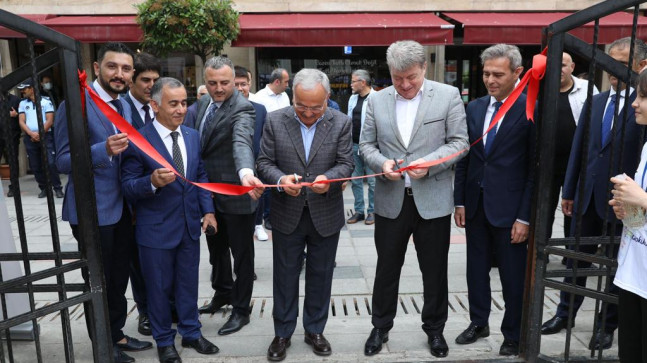 19 EYLÜL ORTAOKULU TUBİTAK BİLİM FUARI AÇILDI