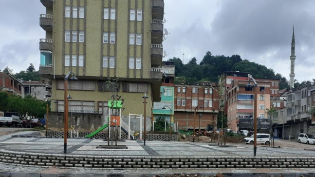 ÇAMAŞ KENT MEYDANINA KAVUŞTU