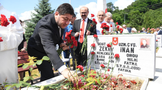 BAŞKAN TÖREN BU BAYRAMDA DA GELENEĞİNİ BOZMADI