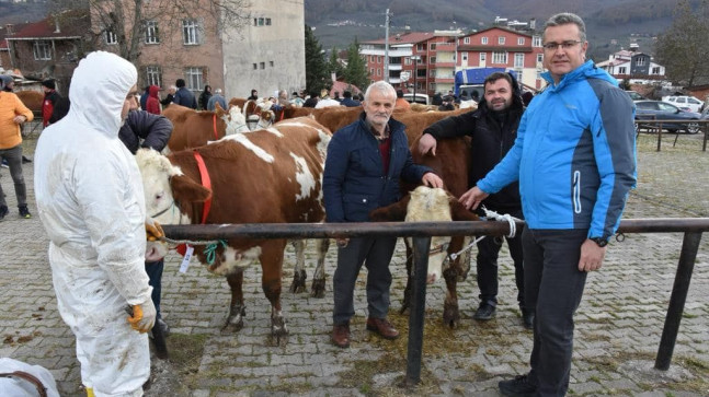 “TULIP BOLAMAN ÇAYI HAVZASI PROJESİ” KAPSAMINDA HAYVAN DAĞITIMLARI GERÇEKLEŞTİRİLDİ