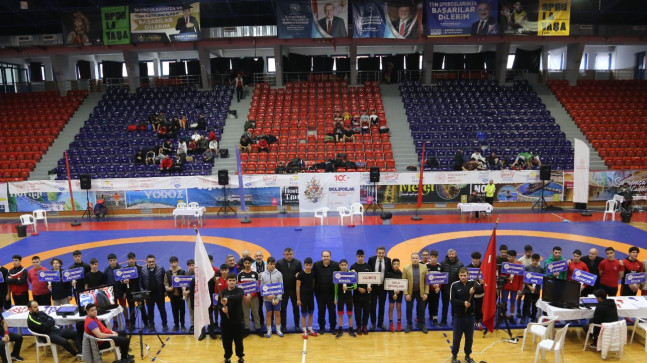 ORDUDA GÜREŞ GRUP MÜSABAKALARI BAŞLADI