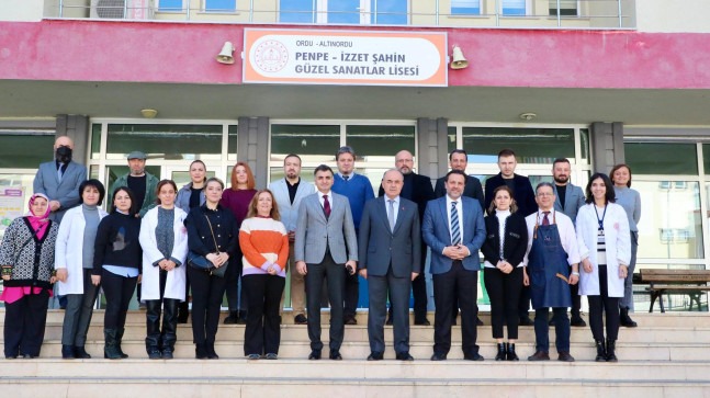 VALİ EROL GELENEĞİ BOZMADI
