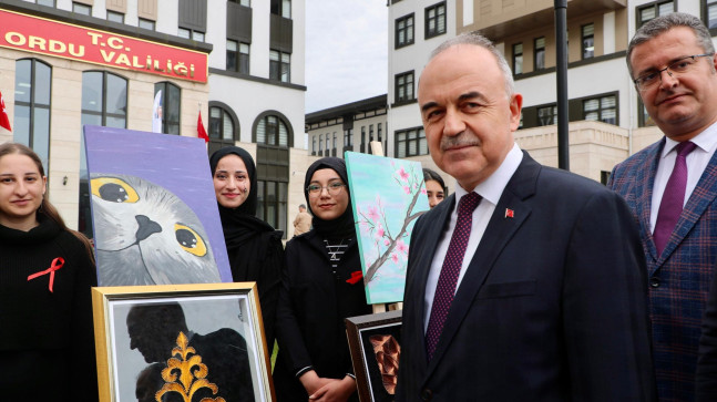 Kredi Yurtlar Kültür Sanat Sokağı Sergisi Açıldı