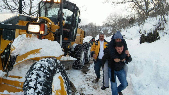 AYAĞI KIRILAN İŞÇİNİN İMDADINA “İŞÇİLER” YETİŞTİ