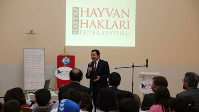 VALİ’DEN HAYVANLARA MERHAMET İSTEĞİ