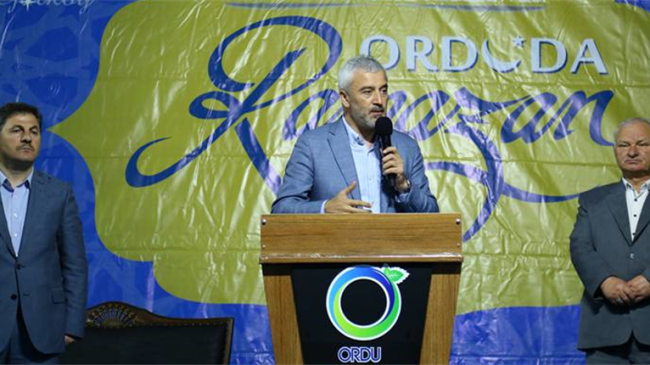   “ORDU İLÇELERİYLE BÜTÜNDÜR” DİYEN YILMAZ: “SÖZLERİMİZİ ADİLANE ŞEKİLDE YERİNE GETİRİYORUZ” 
