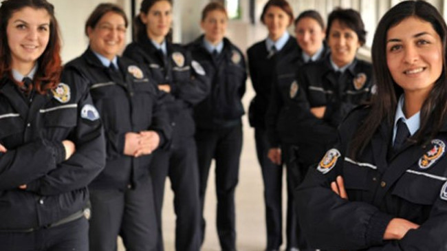 244 KADINI POLİS KORUYOR
