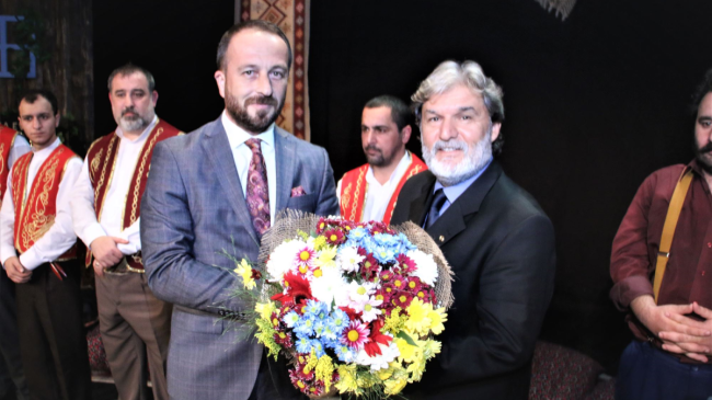 “MİSAFİR” ALKIŞI HAKETTİ