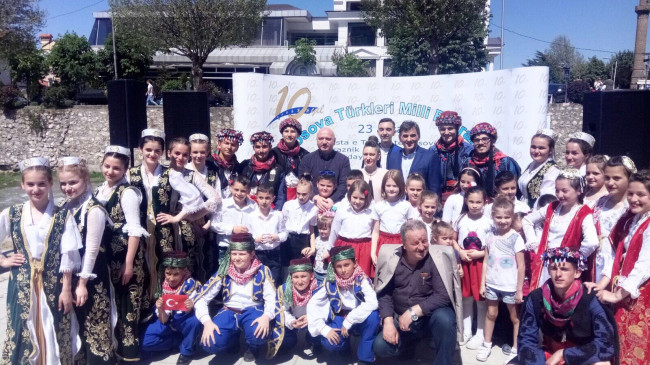 KOSOVA TÜRKLERİ BAYRAMINA KATILANGÜNDOĞDU “CUMHURBAŞKANIMIZIN SELAMINI GETİRDİM”