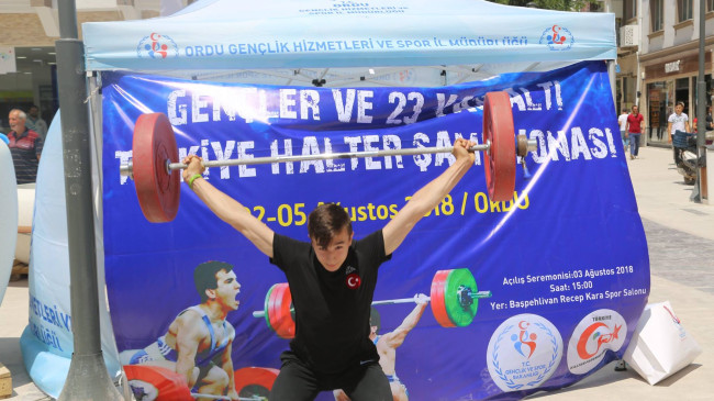 TÜRKİYE’NİN EN GÜÇLÜLERİ GELİYOR