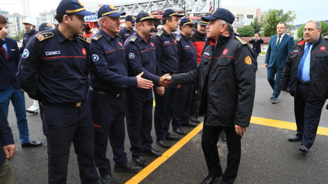 BAŞKAN TEKİNTAŞ’TAN İTFAİYECİLERE MORAL  “SİZLERE KUTSAL BİR GÖREV YAPIYORSUNUZ”