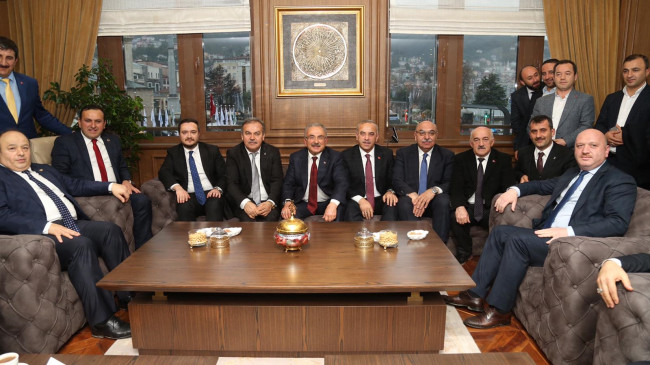 BÜYÜKŞEHİR BELEDİYESİNİ ZİYARET EDEN GÜLER: “BELEDİYECİLİK BİZİM UZMANLIK ALANIMIZ”