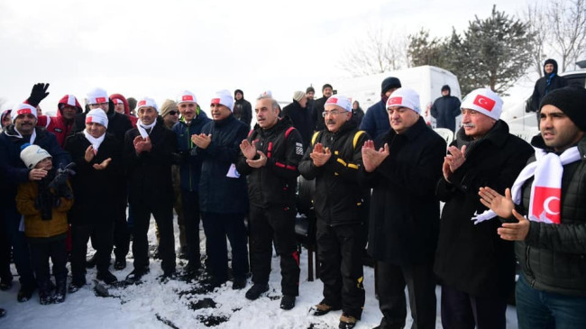 GÜLER KAR ŞENLİĞİNDEN DÜNYA’YA MESAJ VERDİ “SİZİN DAVOS’UNUZ VARSA BİZİMDE ÇAMBAŞI’MIZ VAR”