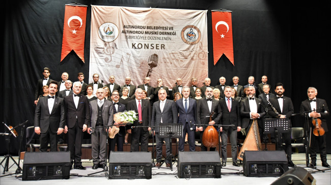 SANAT MÜZİĞİNE DOYDUK