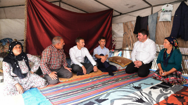 BAŞKAN TÖREN’DEN TARIM İŞÇİLERİNE ZİYARET