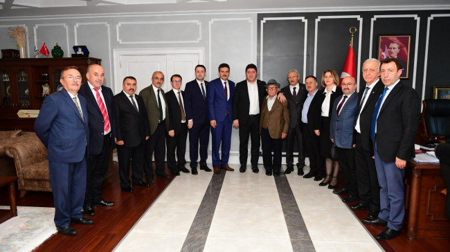 AHİ’LERDEN BAŞKAN TÖREN’E ZİYARET