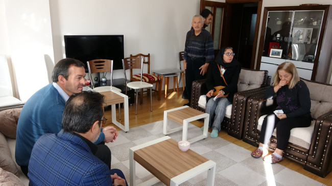 ÖZGECAN ASLAN’IN AİLESİ CEREN ÖZDEMİR’İN EVİNDE