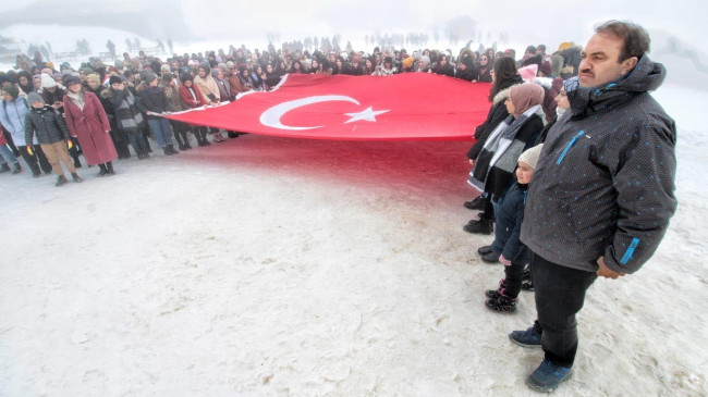 YURT ÖĞRENCİLERİ ÇAMBAŞI YAYLASI’NDA DOĞAYLA BULUŞTU