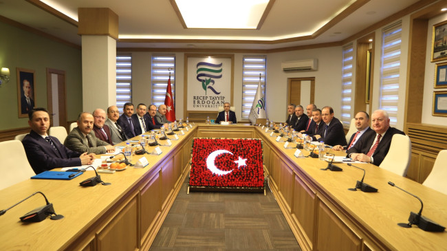 AKDOĞAN REKTÖRLER TOPLANTISINDAYDI